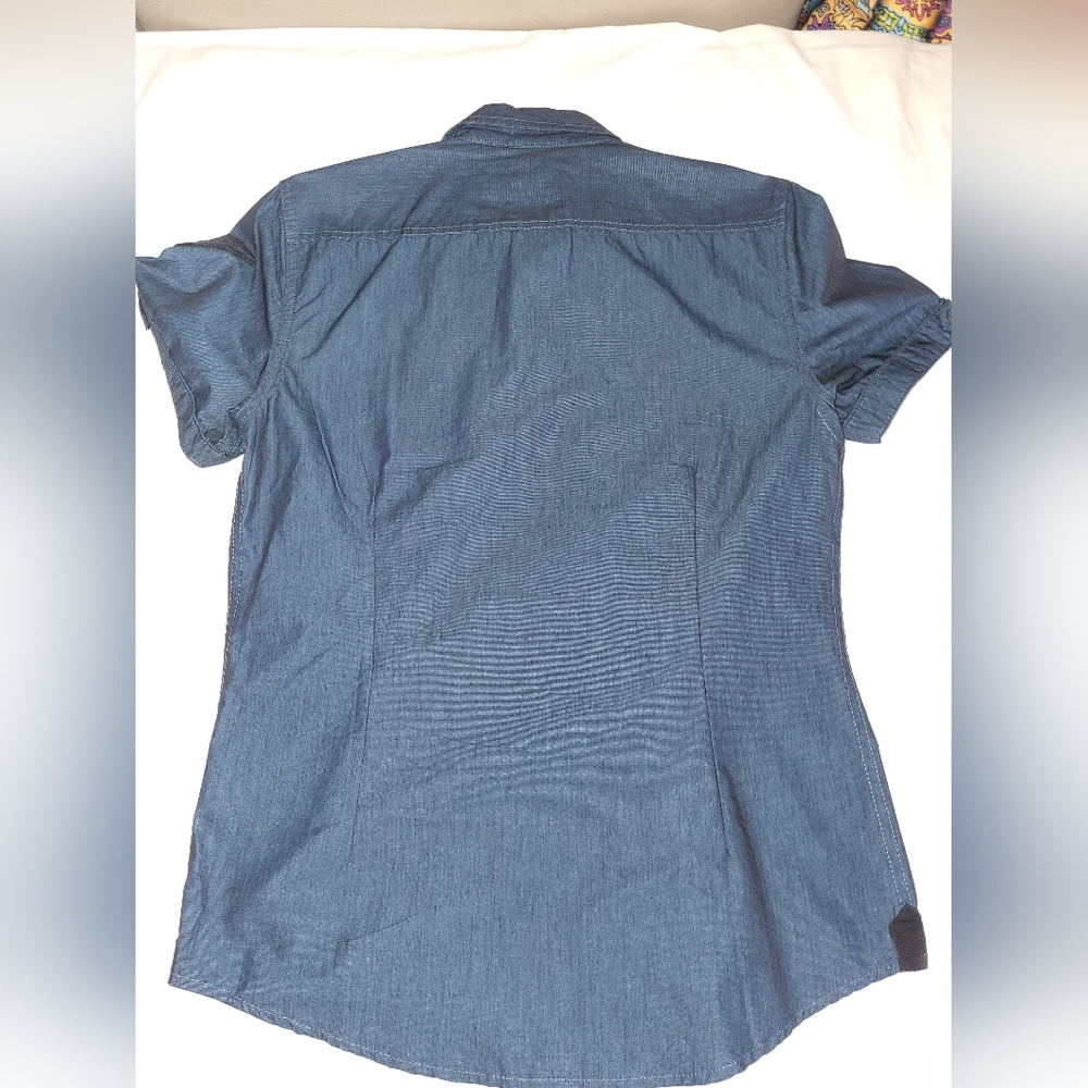 Guess Men's Denim Blue Casual Shirt - Picture 2 of 3